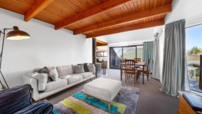 Queenstown Hill - Lake Views - 10mins to Town - Free Parking and Wifi